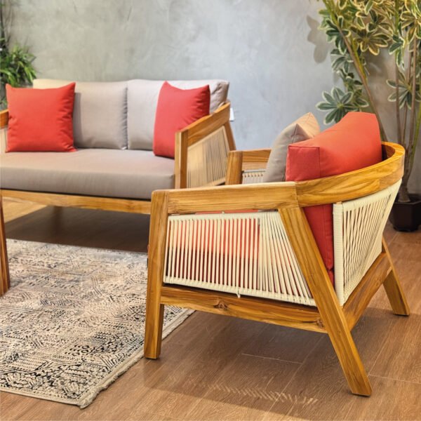 sala en madera de teca