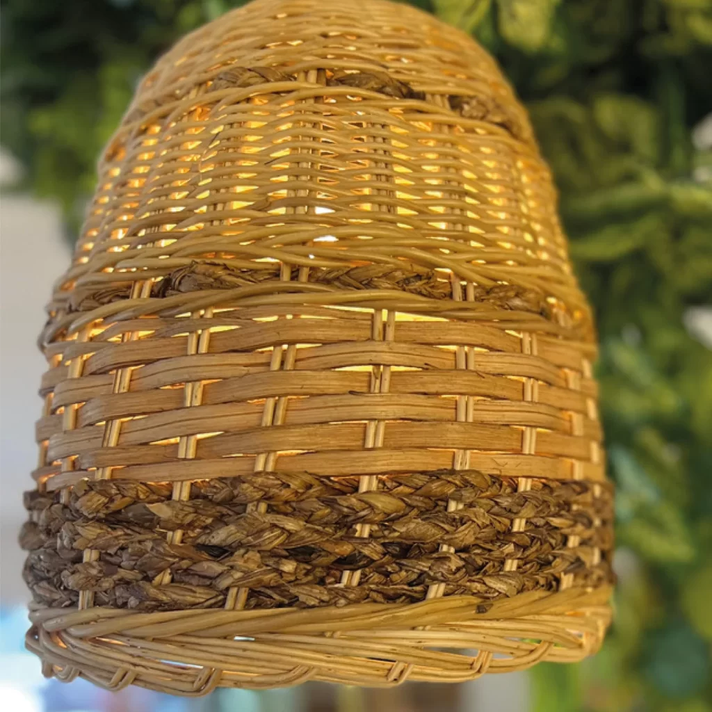 Lámpara Barril en mimbre, yaré y mamure