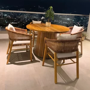 Comedor en madera de teca