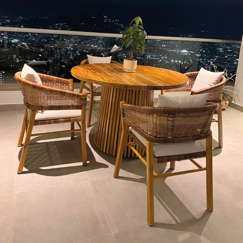 Comedor en madera de teca