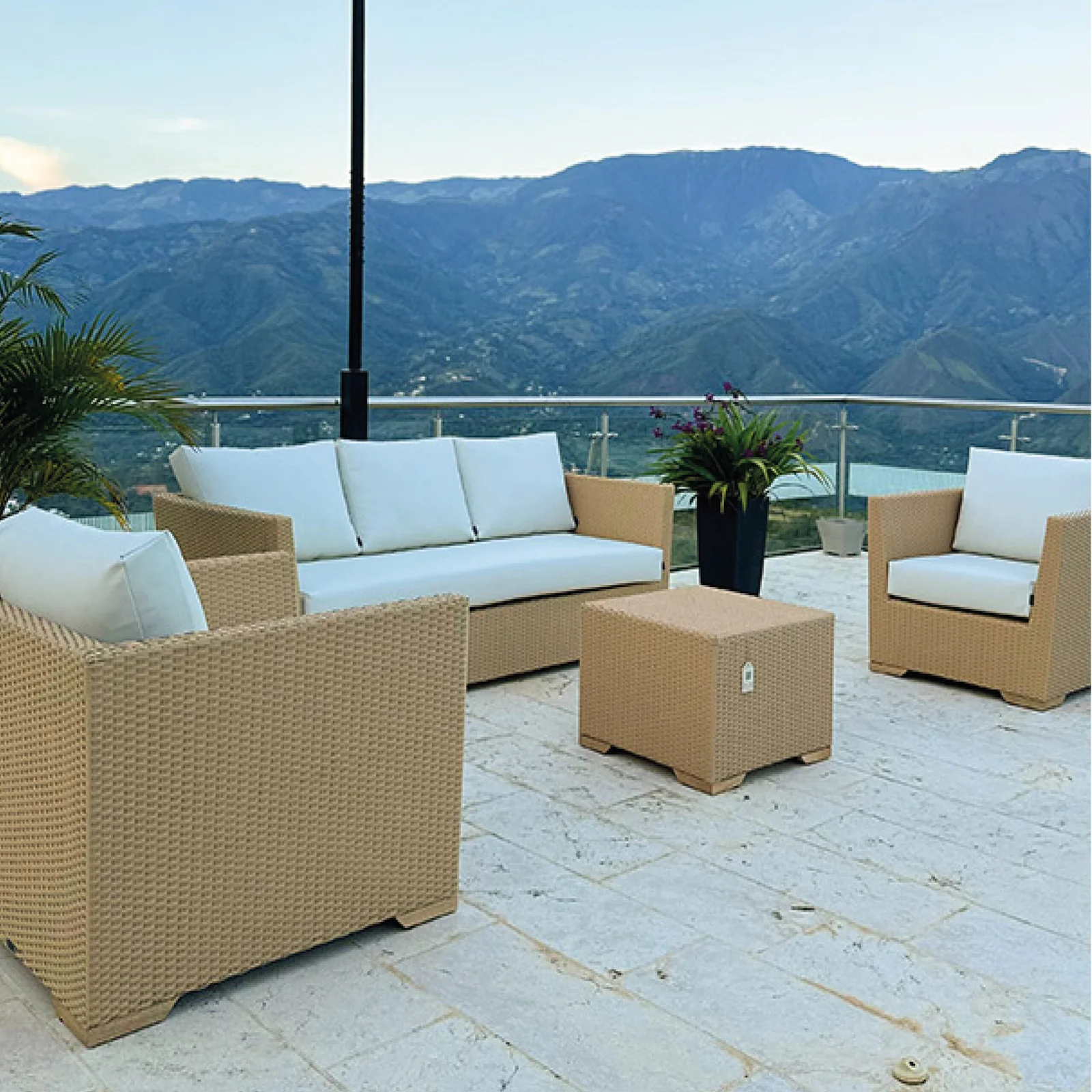 Sala Tolva Tejido a mano en rattan sintético alemán